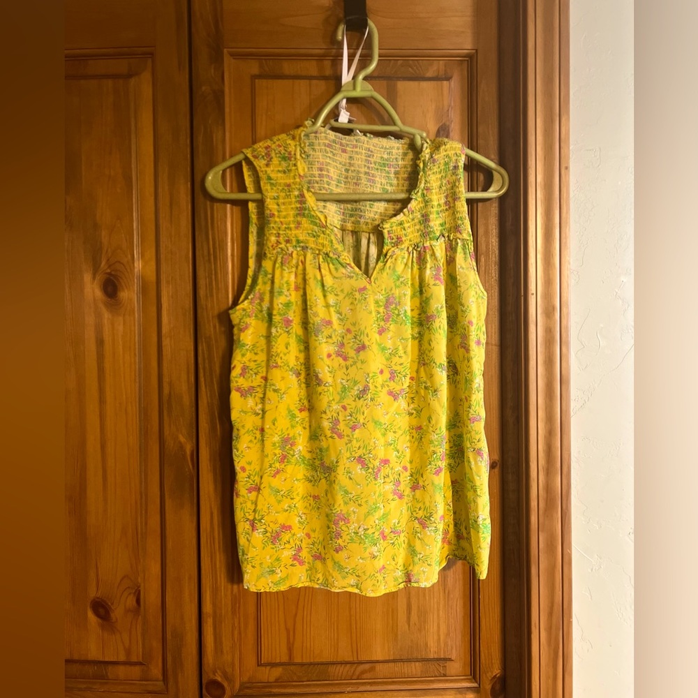 Ross + Olive top.  Floral pattern of bright yellow background.  Size Medium